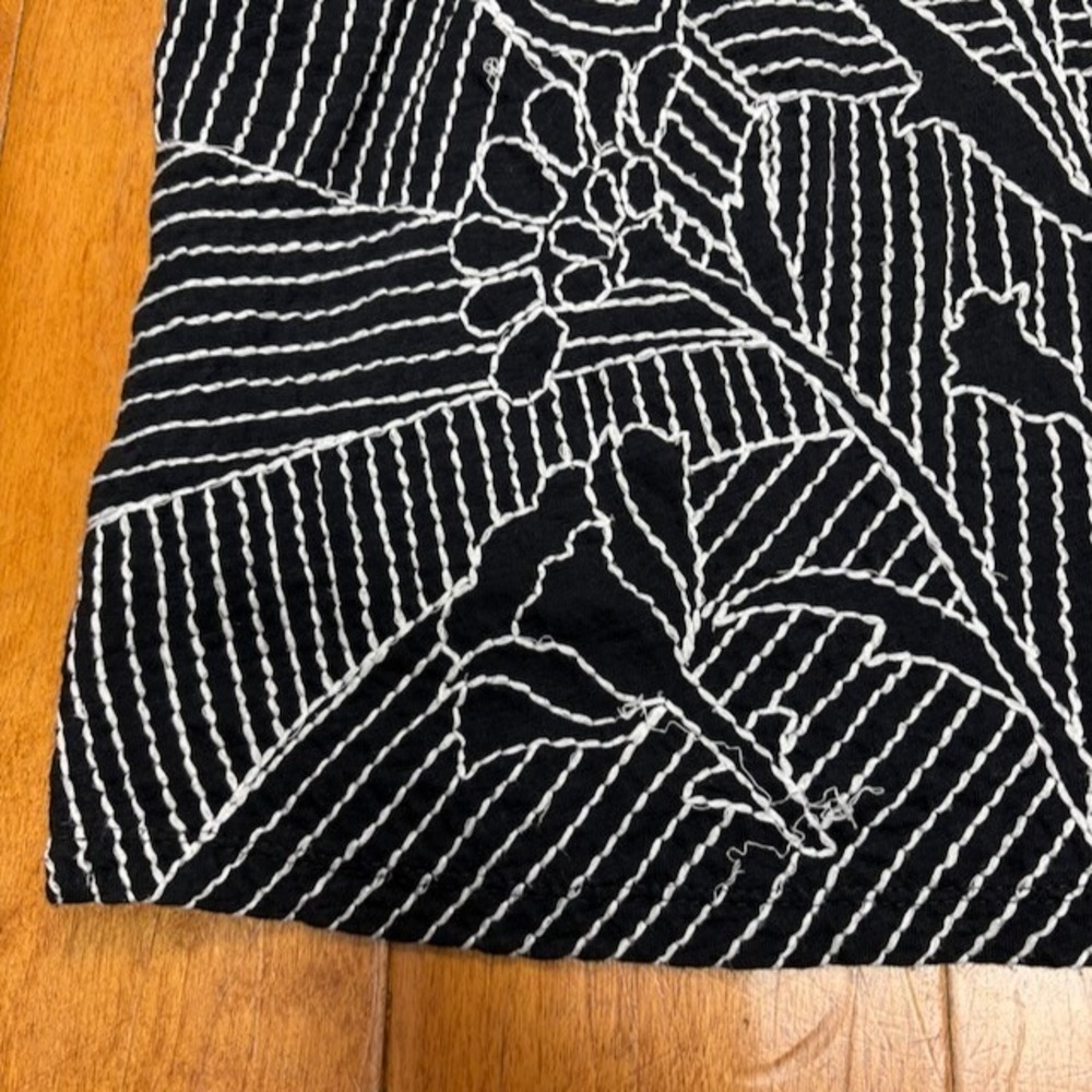 Anthropologie Stitched Tee Black Floral Boxy Top M Cottagecore Casual Boho *flaw - Picture 9 of 9